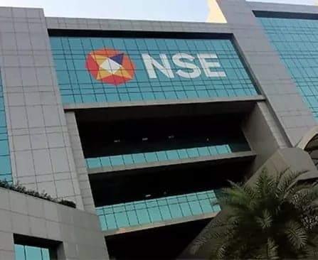 ఎన్‌ఎస్‌ఈ షేర్ల లిస్టింగ్‌.. 0.84% ప్రీమియంతో ప్రారంభం