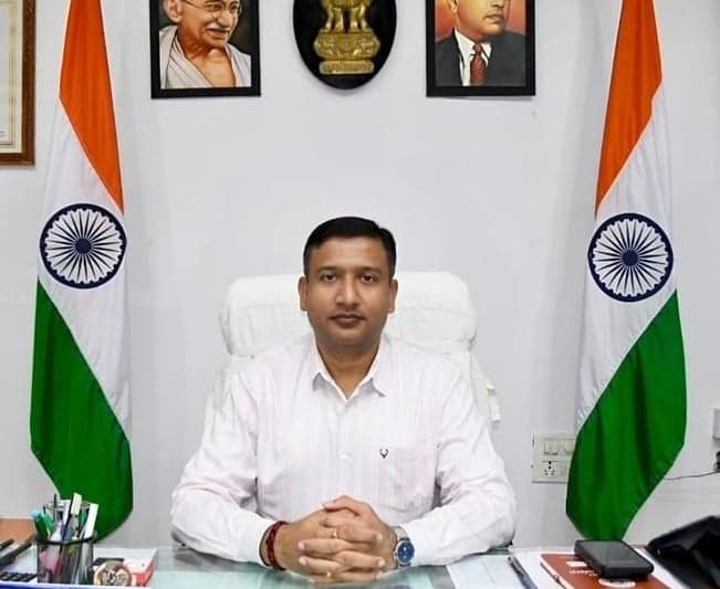ఆదిలాబాద్‌లో వాట్సాప్ గ్రీవెన్స్ సెల్ ప్రారంభం - Udayam
