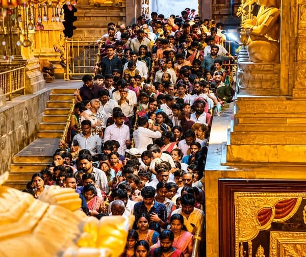 యాదాద్రిలో భక్తుల రద్దీ - Udayam Digital