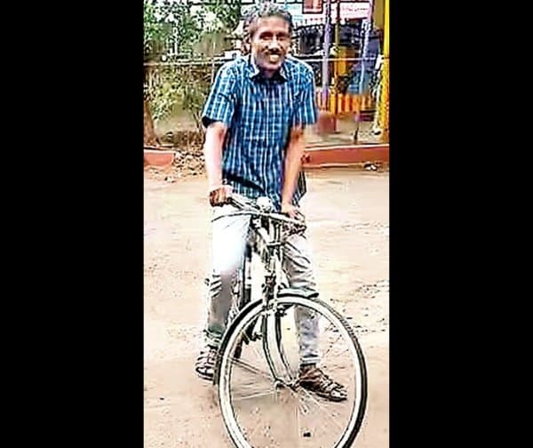 సైకిల్‌పై కోర్టుకు జిల్లా జడ్జి