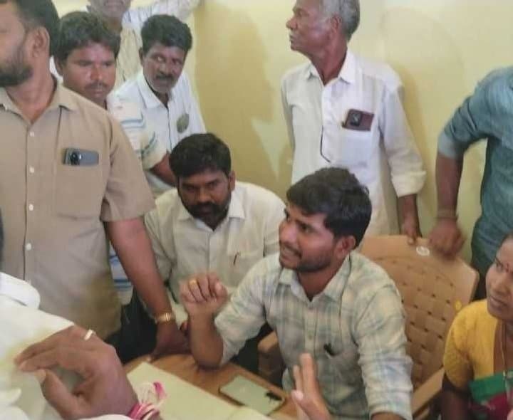 నాంపల్లి ప్రజావాణి ఫిర్యాదులపై సమీక్ష - Udayam