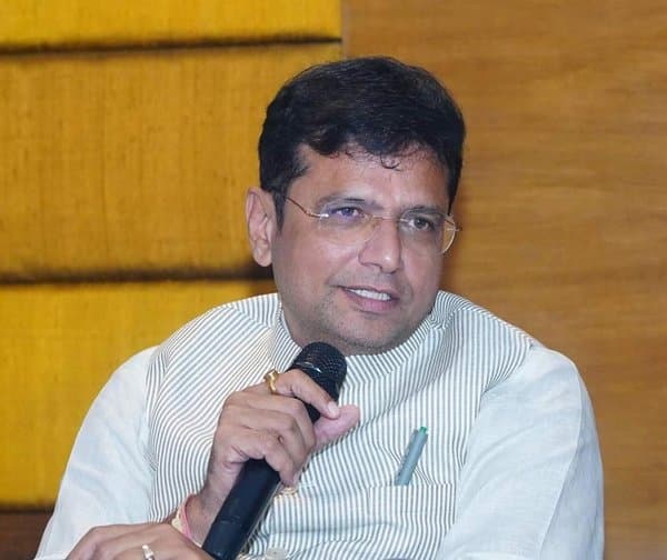 గ్లోబల్ లాజిస్టిక్స్ హబ్‌గా తెలంగాణ: మంత్రి శ్రీధర్‌బాబు - Udayam Digital
