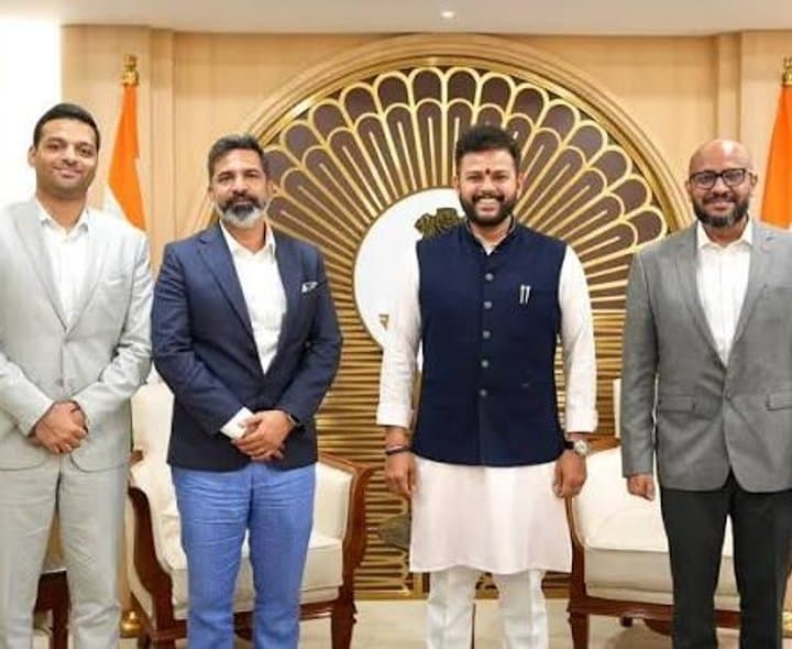 స్కైరూట్ వ్యవస్థాపకులతో కేంద్ర మంత్రి రామ్మోహన్ నాయుడు భేటీ - Udayam Digital