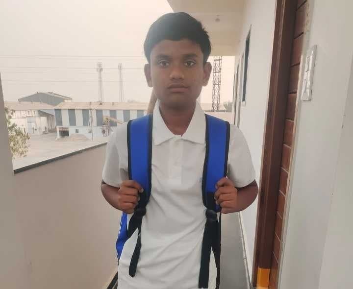 క్రికెట్‌లో సత్తాచాటిన గొడ్సారా బాలుడు - Udayam