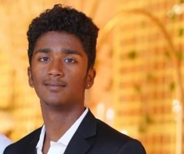 బస్సు ఢీకొని ఇంటర్ విద్యార్థి దుర్మరణం