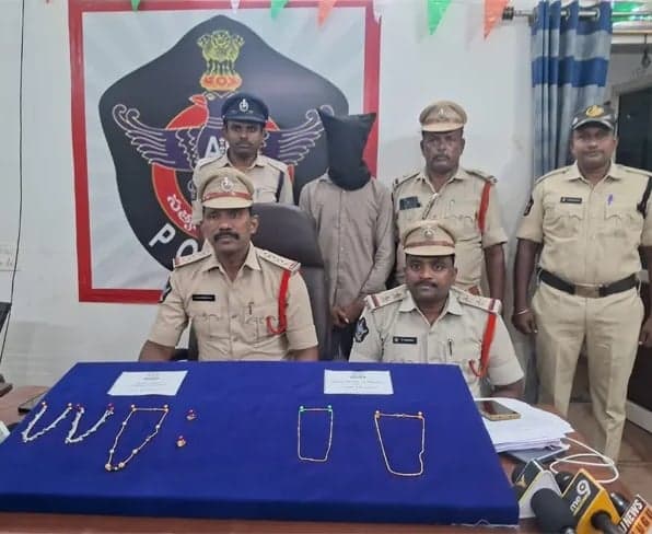 ఇన్‌స్టా మోసగాడు అరెస్ట్.. బంగారం స్వాధీనం