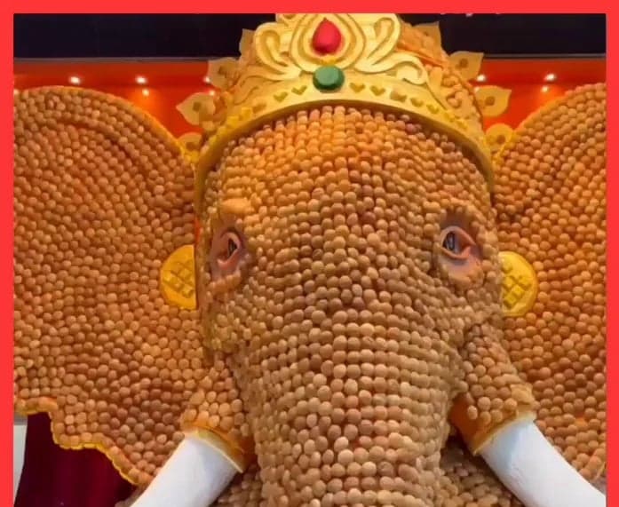 21 వేల పానీపూరీలతో 13 అడుగుల గణపతి
