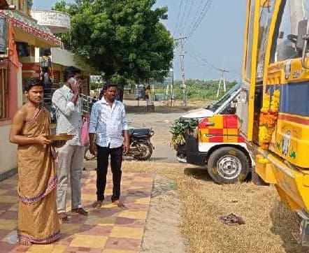 బోనకల్ నవదుర్గ ఆలయంలో వాహన పూజలు - Udayam