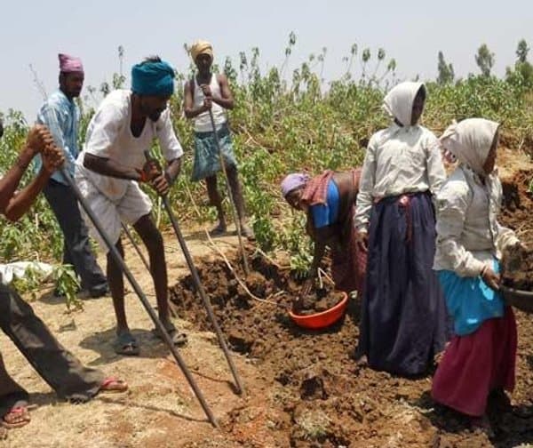 ఉపాధి కూలీలకు శుభవార్త.. ఖాతాల్లోకి నగదు జమ