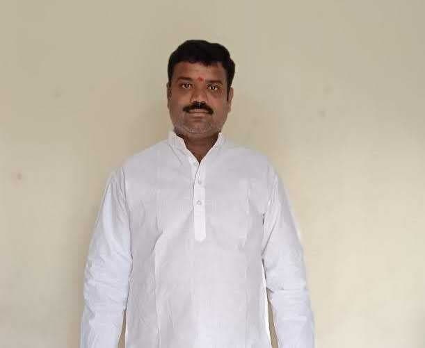 రోడ్డు ప్రమాదంలో ఆర్ఎంపీ మృతి - Udayam