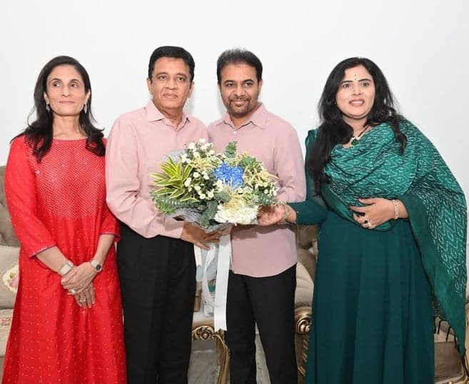 కేటీఆర్ దంపతులకు కావ్యా, అనిరుధ్ రిసెప్షన్ ఆహ్వానం