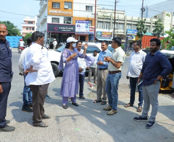 హనుమకొండ తహసీల్దార్ కార్యాలయానికి స్థల పరిశీలన - gallery image 3