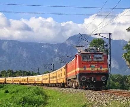 త్వరలో రైల్వేలో 30 వేల గ్రూప్-డి ఉద్యోగాలు భర్తీ