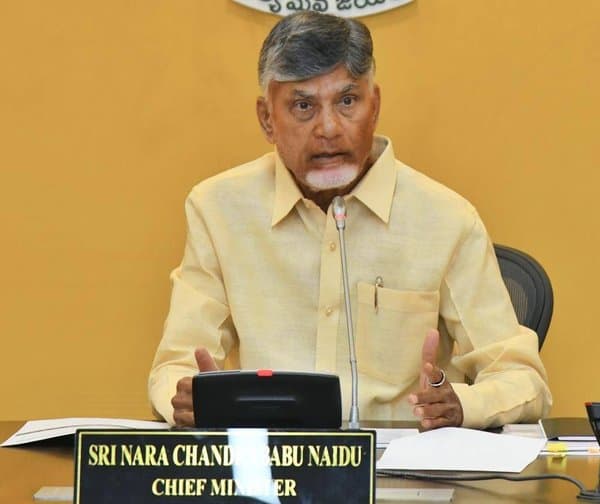 ప్రజల్లోకి వెళ్లి అభివృద్ధిని వివరించండి: మంత్రులకు సీఎం ఆదేశం