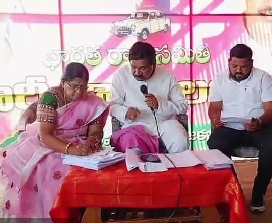 గ్రాడ్యుయేట్లు ఓటరుగా నమోదు చేసుకోవాలి - Udayam