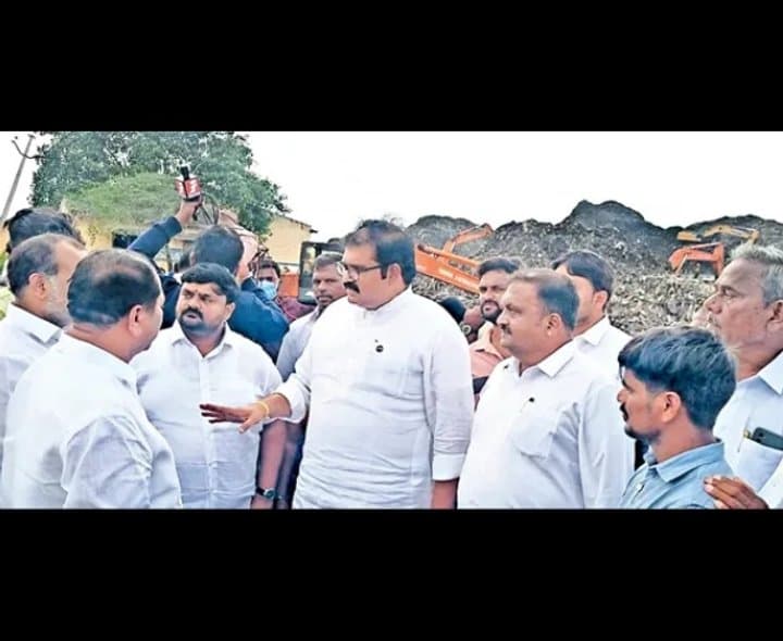 ఆసుపత్రిలో పారిశుద్ధ్య లోపం