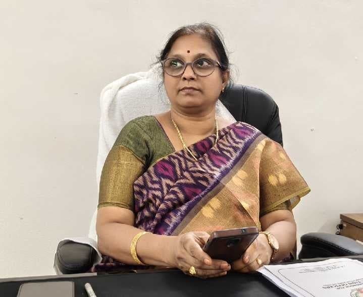 నామినేషన్ వేసేవారికి అధికారుల సూచనలు - Udayam