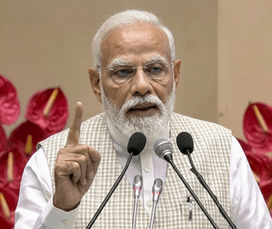 మహిళా రిజర్వేషన్ల బిల్లు చారిత్రాత్మక నిర్ణయం: 'నారీ శక్తి వందన్‌ సమ్మేళన్‌'లో ప్రధాని మోదీ ప్రసంగం. - Udayam Digital