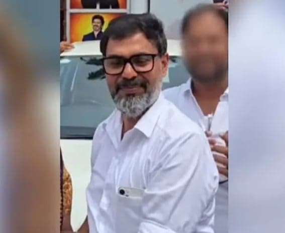 విద్యార్థినిపై వేధింపులు.. టీవీకే నేతపై కేసు