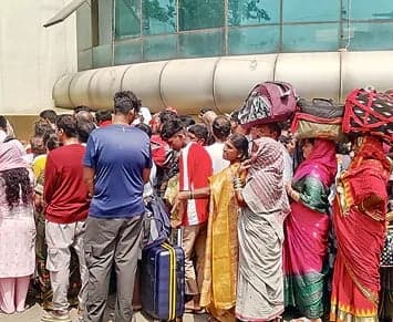 తిరుమలలో భక్తుల భారీ రద్దీ - Udayam