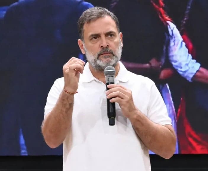 ప్రభుత్వంలో 200 మంది మాతో టచ్‌లో: రాహుల్