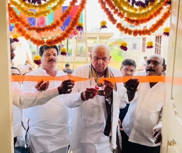 బాన్సువాడలో రజక సంఘ భవనం ప్రారంభించిన ఎమ్మెల్యే పోచారం