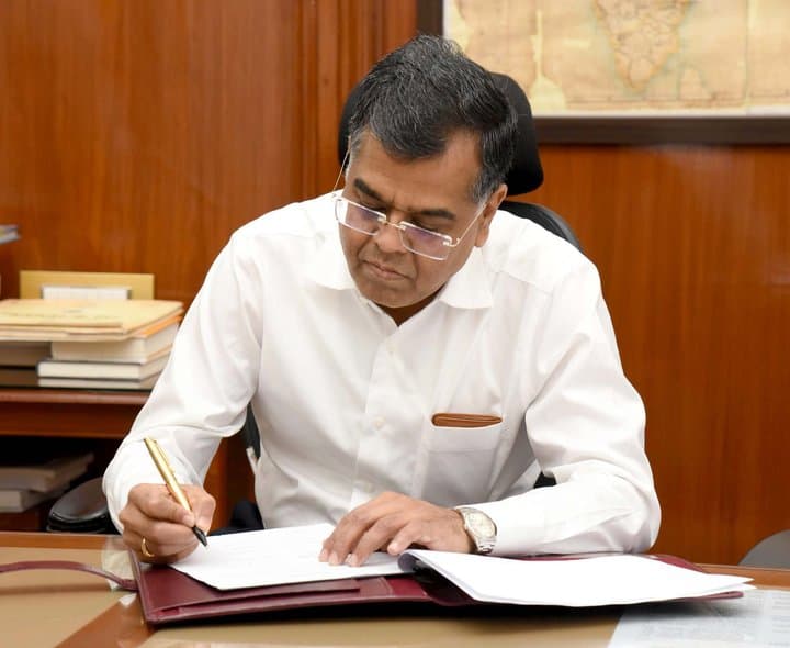 కేబినెట్ కార్యదర్శి టీవీ సోమనాథన్‌కు ఏడాది పొడిగింపు