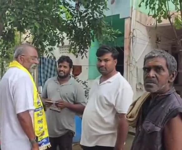 సామర్లకోటలో ఆమ్ ఆద్మీ పార్టీ అభ్యర్థి ఇంటింటి ప్రచారం - Udayam