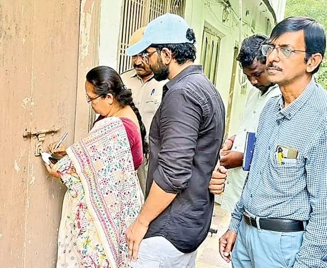 అనుమతిలేని స్కానింగ్ కేంద్రాలపై దాడులు