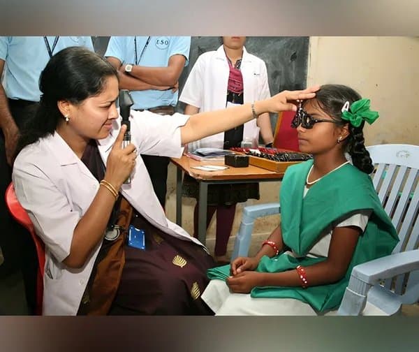 ఏపీ స్కూళ్లలో కంటి వెలుగు పరీక్షలు
