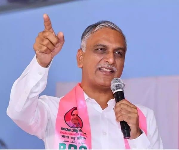 జూపల్లి తీరుపై హరీశ్‌రావు ఫైర్: అప్పులపై మాటల యుద్ధం