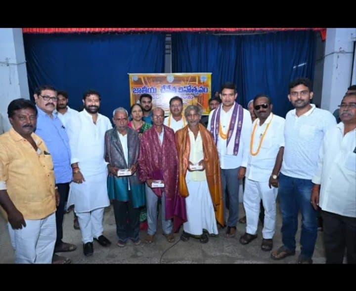 చేనేత కార్మికులకు అండగా ప్రభుత్వం