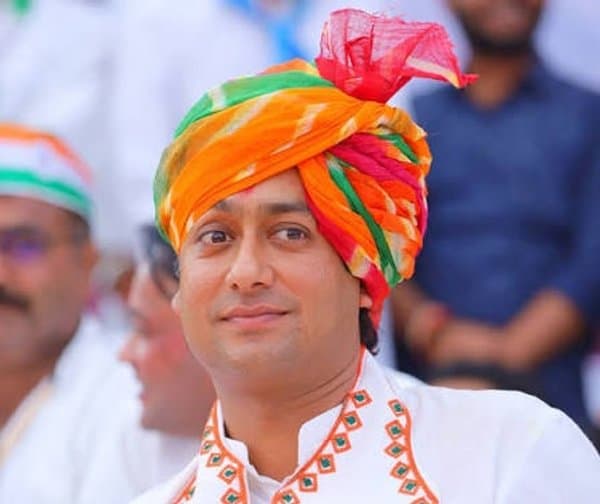 యువత భవిష్యత్తు కోసం కాంగ్రెస్ సైక్లింగ్ పోరాటం