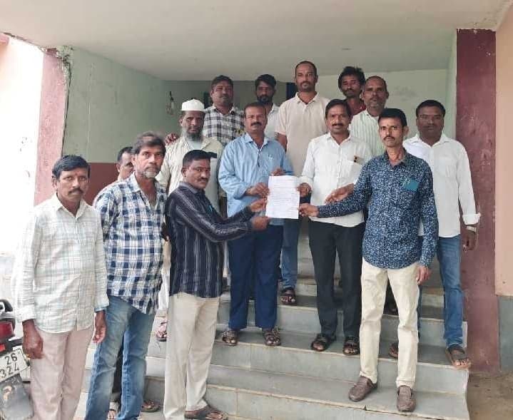 చిన్నగూడూరును కరవు మండలంగా ప్రకటించాలని వినతి - Udayam