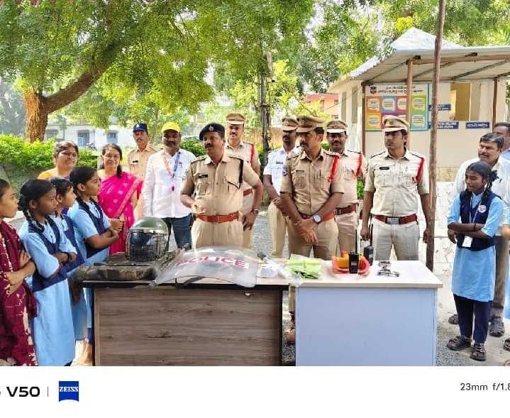 వేములవాడలో పోలీస్ అమరవీరుల వారోత్సవాలు - Udayam