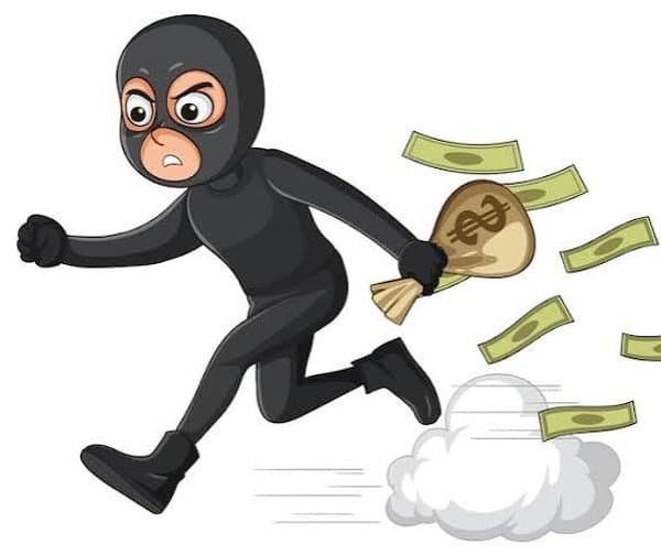 ములుగులో భారీ చోరీ: బంగారం