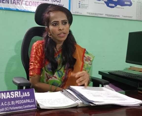 18 ఏళ్లు నిండిన వారు ఓటరుగా నమోదు చేసుకోవాలి - Udayam