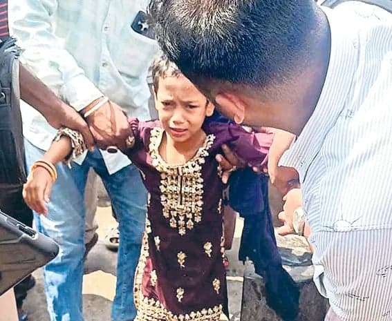 ట్యాంక్‌బండ్‌ వద్ద చిన్నారిని వదిలేసి..