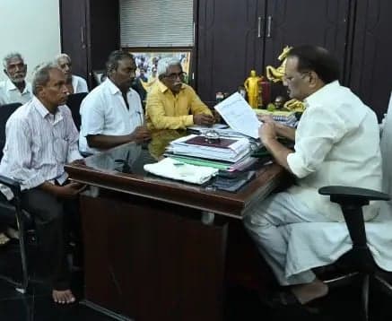 వేమూరులో ప్రజా ఫిర్యాదుల పరిష్కార వేదిక - Udayam