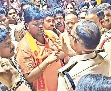 గాజువాక గణేశ్ దర్శనాలు నిలిపివేత - Udayam