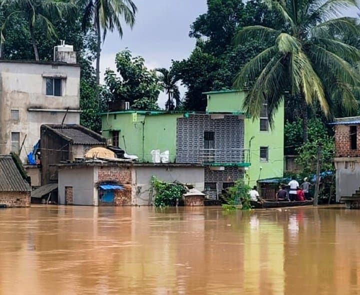 మహానది వరద ఉధృతి: ఒడిశాలో తీవ్రతరం అయిన సహాయక చర్యలు