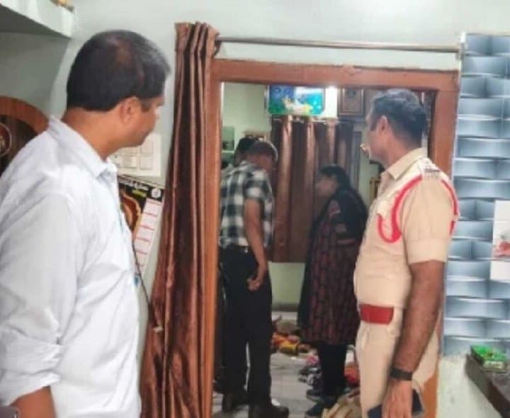 అనకాపల్లిలో చోరీ.. బంగారం, వెండి అపహరణ