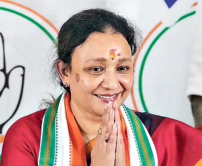 యూపీసీసీ అధ్యక్షురాలి బాధ్యతల స్వీకారంలో ఘర్షణ