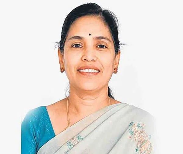 లక్ష్మీబాయి బదిలీ: రాజకీయ కక్ష సాధింపేనా?