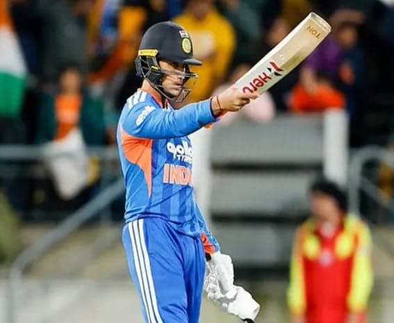కోహ్లిని వెనక్కి నెట్టిన అభిషేక్‌ శర్మ