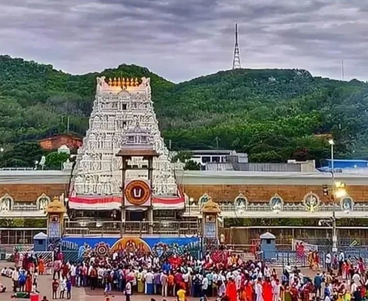 శ్రీవారి దర్శనానికి 15 గంటలు