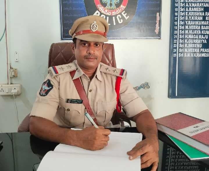నామినేషన్లకు ర్యాలీలు నిషేధం నిడమర్రు SI - Udayam