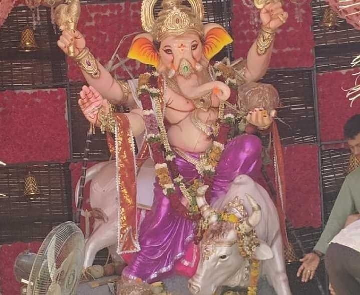 నిమజ్జనానికి ముస్తాబైన గణనాథుడు - Udayam