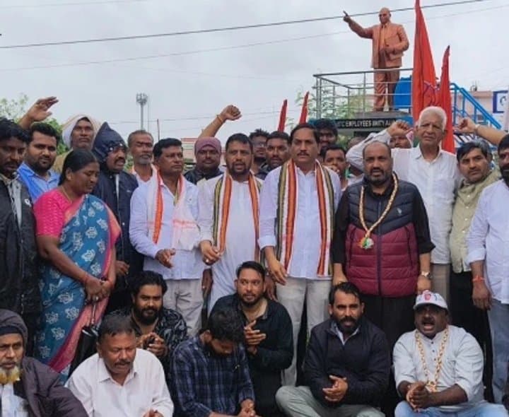 ఆదిలాబాద్‌లో కాంగ్రెస్ నిరసన