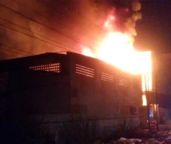 ఆటోనగర్‌లో భారీ అగ్నిప్రమాదం